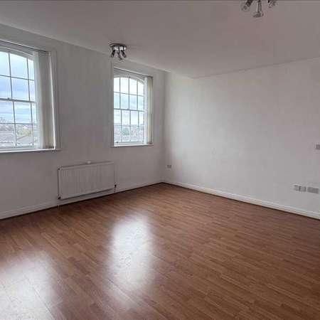 Oakhouse Park, Liverpool, L9 - Photo 1