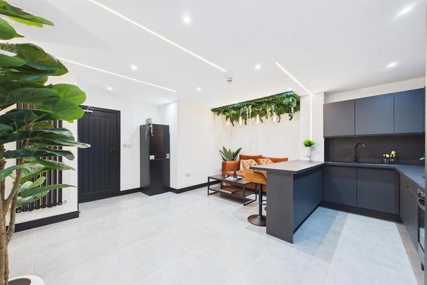 Studio to rent - Photo 1