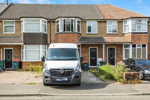 Northgate Road, Crawley - Photo 1