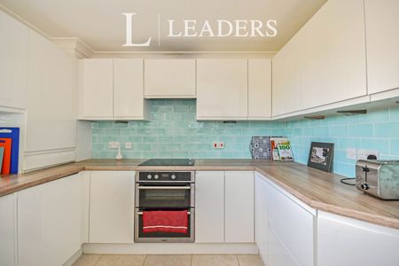 2 bedroom apartment to rent Shoreacre, 24 Marine Drive East, New Milton, BH25 - Photo 4