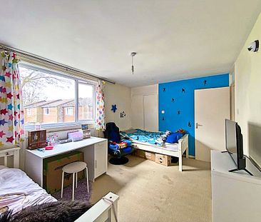 Carmarthen Close, Farnborough, GU14 - Photo 3