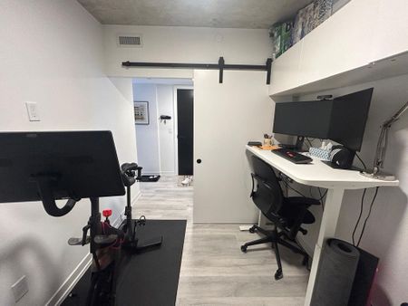 For Lease - 2 Augusta Avenue, Toronto, Ontario - Photo 3