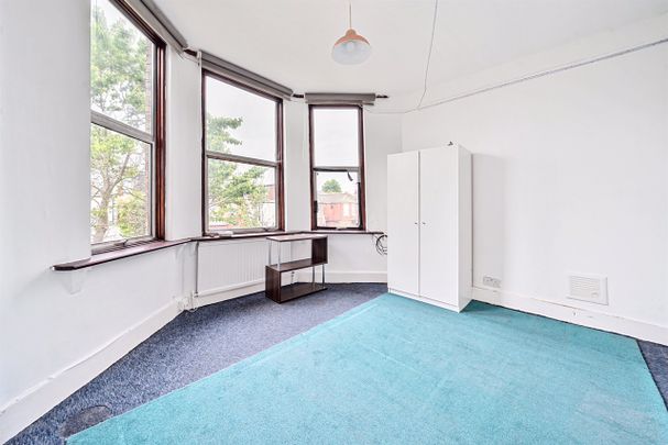 4 Bed Semi-Detached House, Sylvan Avenue, N22 - Photo 1