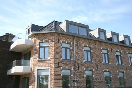 Ruim appartement met 2 slpk., parking en terras aan station Zichem - Photo 4