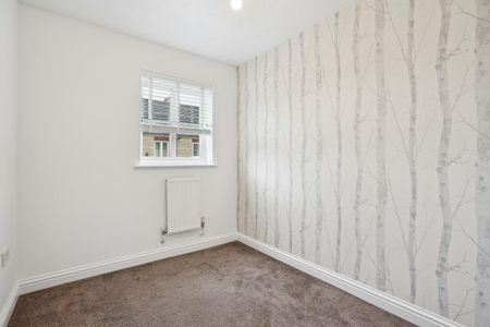 3 bedroom terraced house to rent - Photo 4