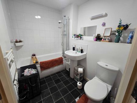 2 bedroom flat to rent - Photo 5