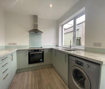 2 bedroom semi-detached bungalow to rent - Photo 5