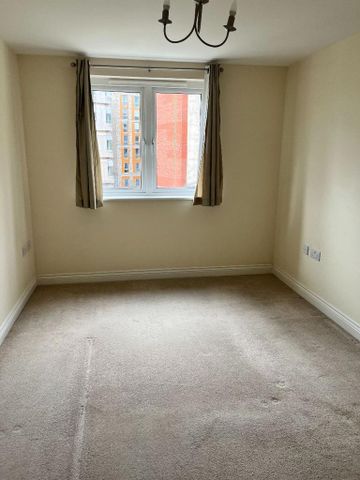 2 bedroom flat to rent - Photo 4