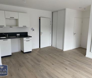 Location Appartement 2 pièces 43m² ST CYR SUR LOIRE 37540 - Photo 2