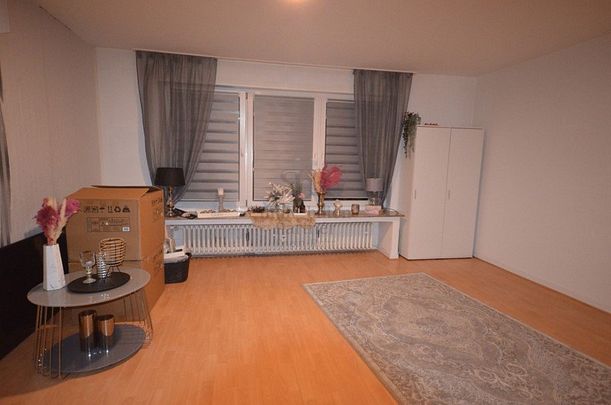 Helle Altbau-Wohnung im EG in Duisburg-Rheinhausen Bergheim - Photo 1