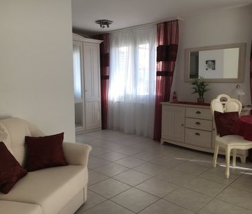 2.5 Zimmer, 65 m², 1. Stock - Foto 2