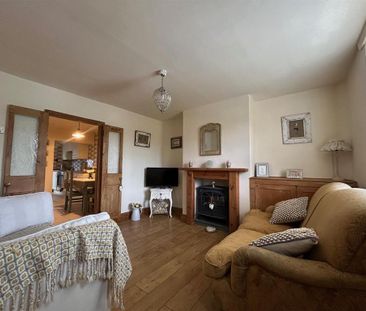 2 bedroom cottage to rent - Photo 2