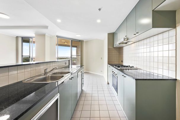 ** Deposit Taken, $1150/Wk ** - Photo 1