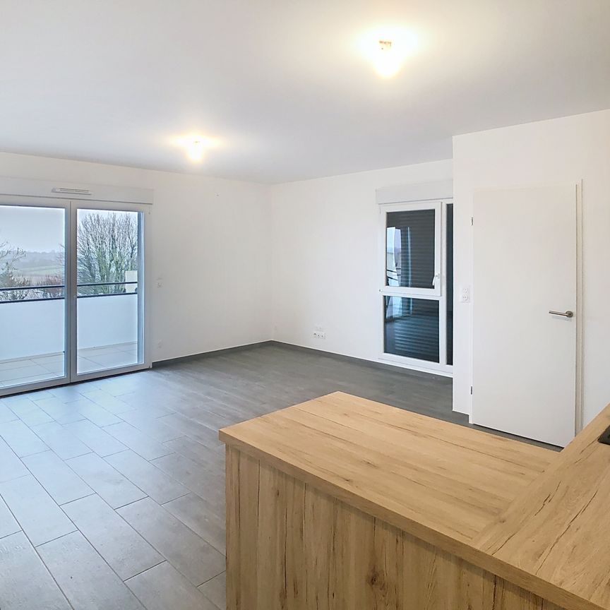 Location Appartement 3 pièces 69m² COUTANCES 50200 - Photo 1