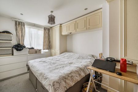 3 bedroom flat to rent - Photo 5