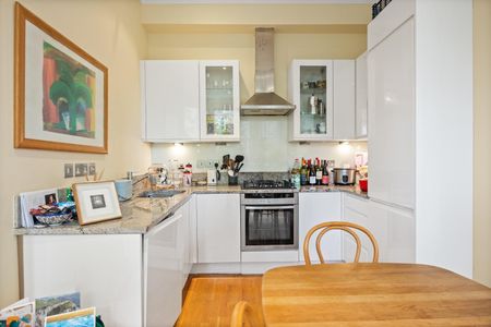 Adamson Road, London - Photo 3