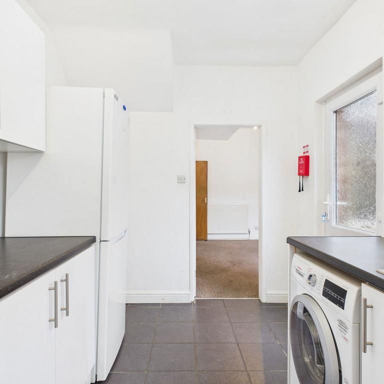 3 bedroom terraced house to rent - Photo 1