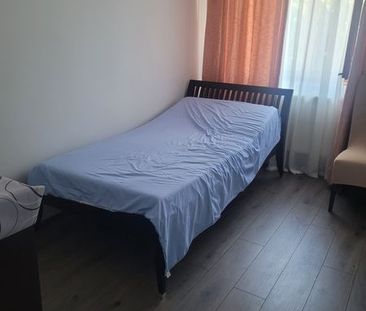 Ofer spre închiriere apartament 3 camere în Tg Jiu str Termocentralei - Fotografie 1