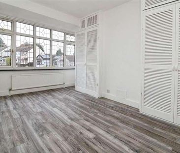 Dorrington Gardens, Hornchurch, RM12 - Photo 1