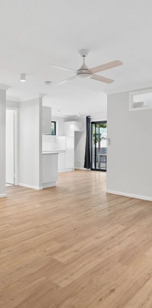 Mudjimba Beachside Living – Renovated 1 Bedroom Unit with Air Conditioning - Photo 1