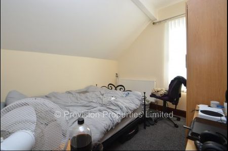 4 Bedroom House in Hyde Park - Photo 2