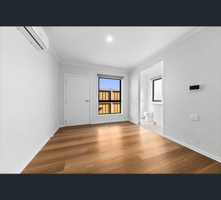 11 Stance Street, Beveridge, Vic 3753 - Photo 2