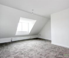 3 BEDROOM Townhouse - Semi Detached - Photo 2