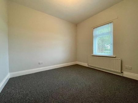 33 Ballinderry Road, Lisburn, BT28 2QS - Photo 2