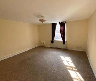 Flat, Old Street, Worcester, Worcestershire, WR8 - Photo 2