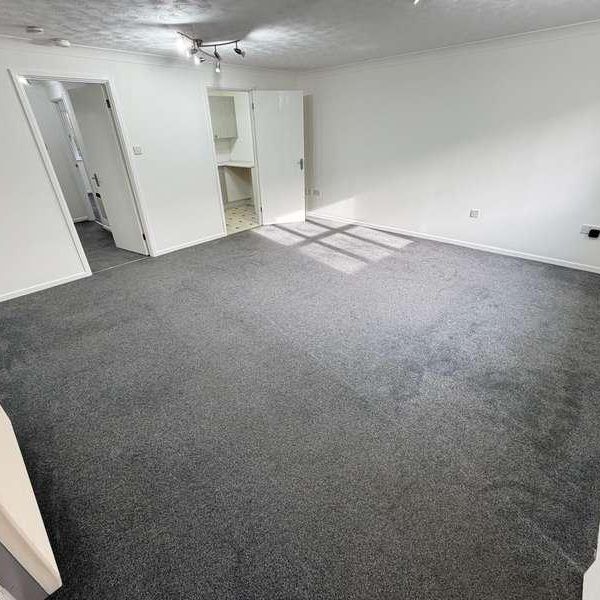 Clifton Gardens, Clifton Road, Regents Park, Southampton, SO15 - Photo 1