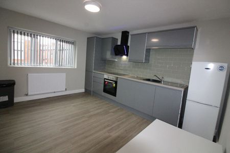 Flat 2 Eldon Street, Preston - Photo 3