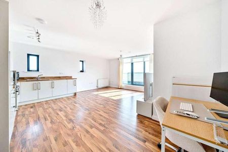 Oak House, Victory Park Road, Addlestone, Surrey, KT15 - Photo 2