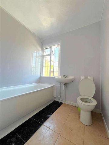 Waterton Avenue, Gravesend, DA12 - Photo 4