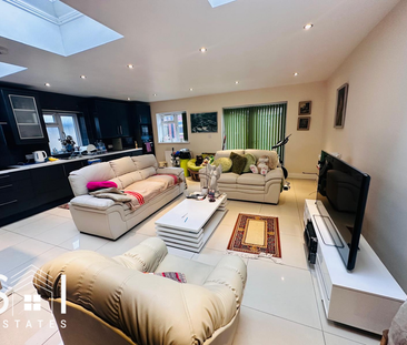 1 bedroom in a house share to rent - Photo 3