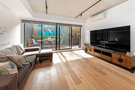 A MODERN, CONTEMPORARY AND GROUND FLOOR SANTUARY - Photo 2