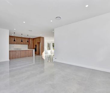 Brand new townhouse perfect for family living - Photo 4