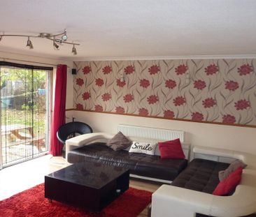 4 bedroom terraced house to rent - Photo 3