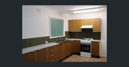 Quiet Closed Street Location - Photo 3