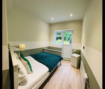 Room in a Shared House, Glenister Park Road, SW16 - Photo 1