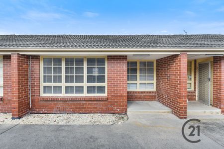 Renovated One Bedroom in Noble Park&excl; - Photo 2