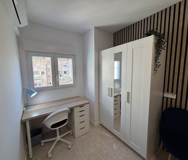 Carrer de Rodrigo de Pertegás, Valencia, Valencian Community 46023 - Photo 2