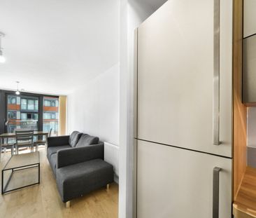 1 Bed Flat, Proton Tower, E14 - Photo 4