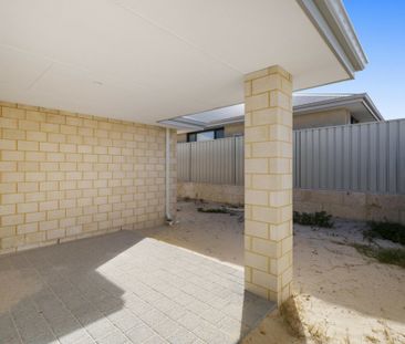 Brand new and ready to move in - Photo 5