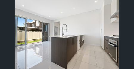 Spacious 4 Bedroom Duplex - Photo 5