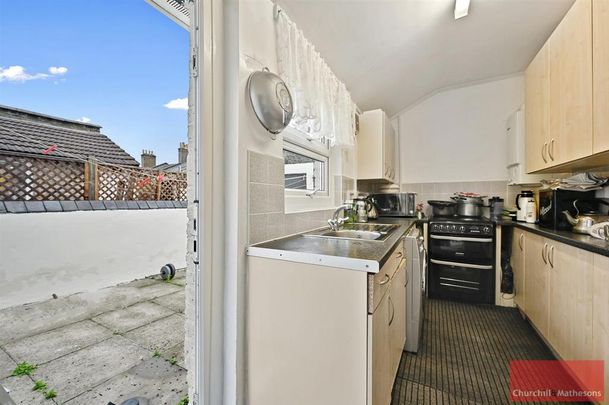 3 bedroom terraced house to rent - Photo 1