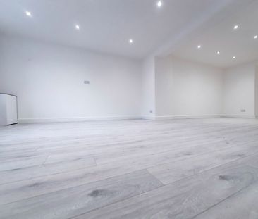 Room in a Shared House, Capstone Road, BR1 - Photo 3