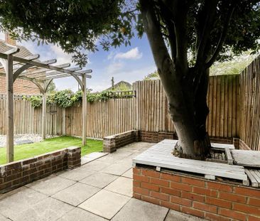 3 bedroom flat to rent - Photo 5