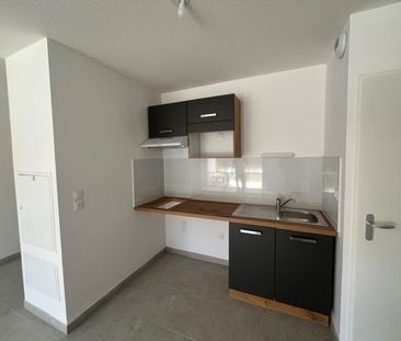 location Appartement T2 DE 47m² À CASTELGINEST - Photo 3