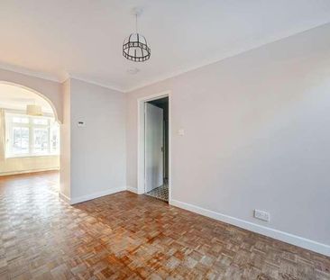 Triggs Close, Woking, GU22 - Photo 4