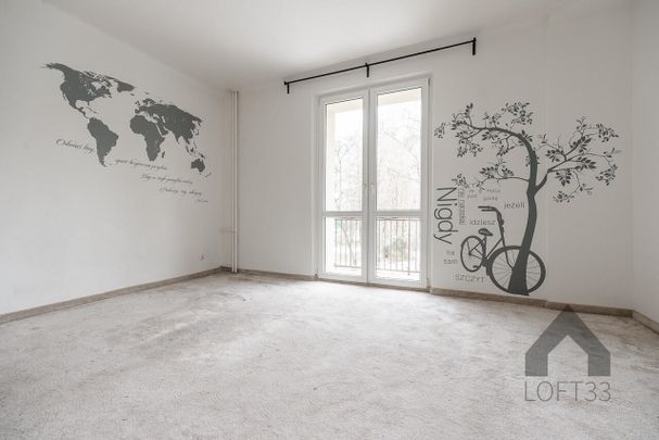 Przestronna kawalerka w centrum Jaworzna do wynajęcia | Spacer 3D - Photo 1